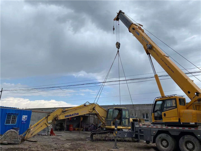 理县25吨吊车的工作半径是多少？