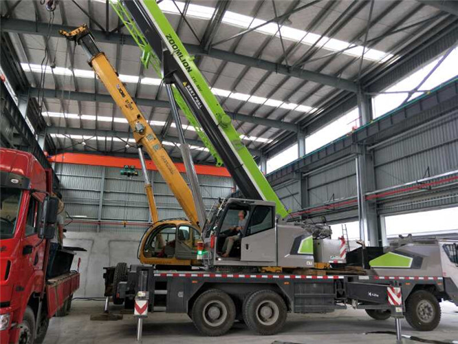 理县高空车出租需要注意哪些安全事项？