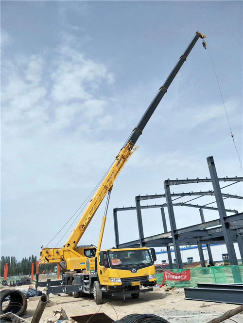 理县超高层建筑钢结构吊装案例